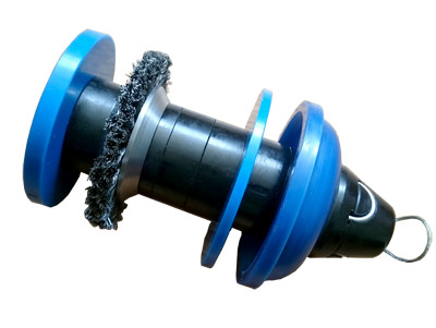 Scraper USO-219-Shch with a pulling collar, a cleaning collar and a metal brush for aggressive cleaning from rust and nikipi on pipeline sheds